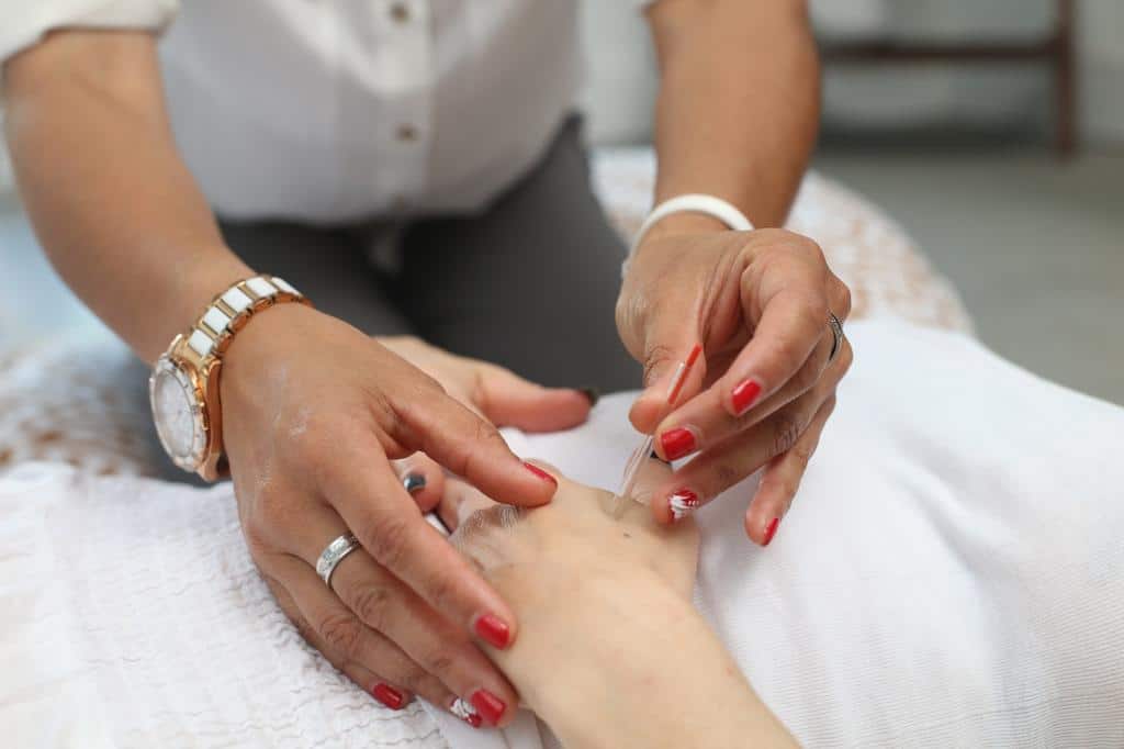 Acupuncture and Physiotherapy: An Exploration of Alternative Medicine