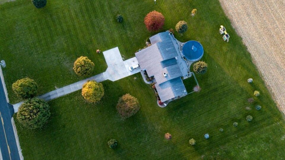 Effortless Lawn Care: The Future of Robotic Mowing